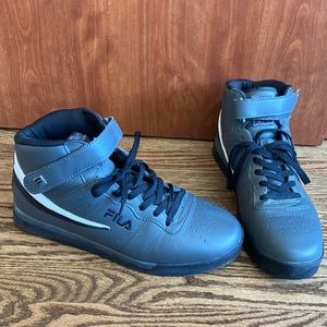 Men’s Gray Fila Basketball Shoes